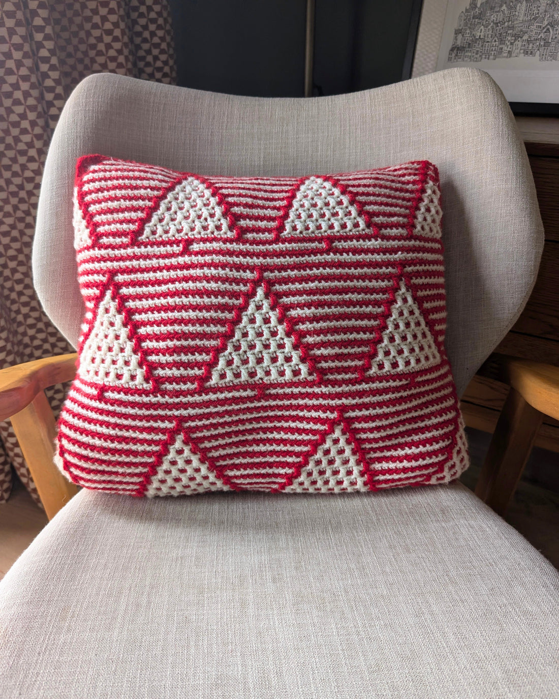 Oh Christmas Tree Cushion - Simple Mosaic Crochet Pattern